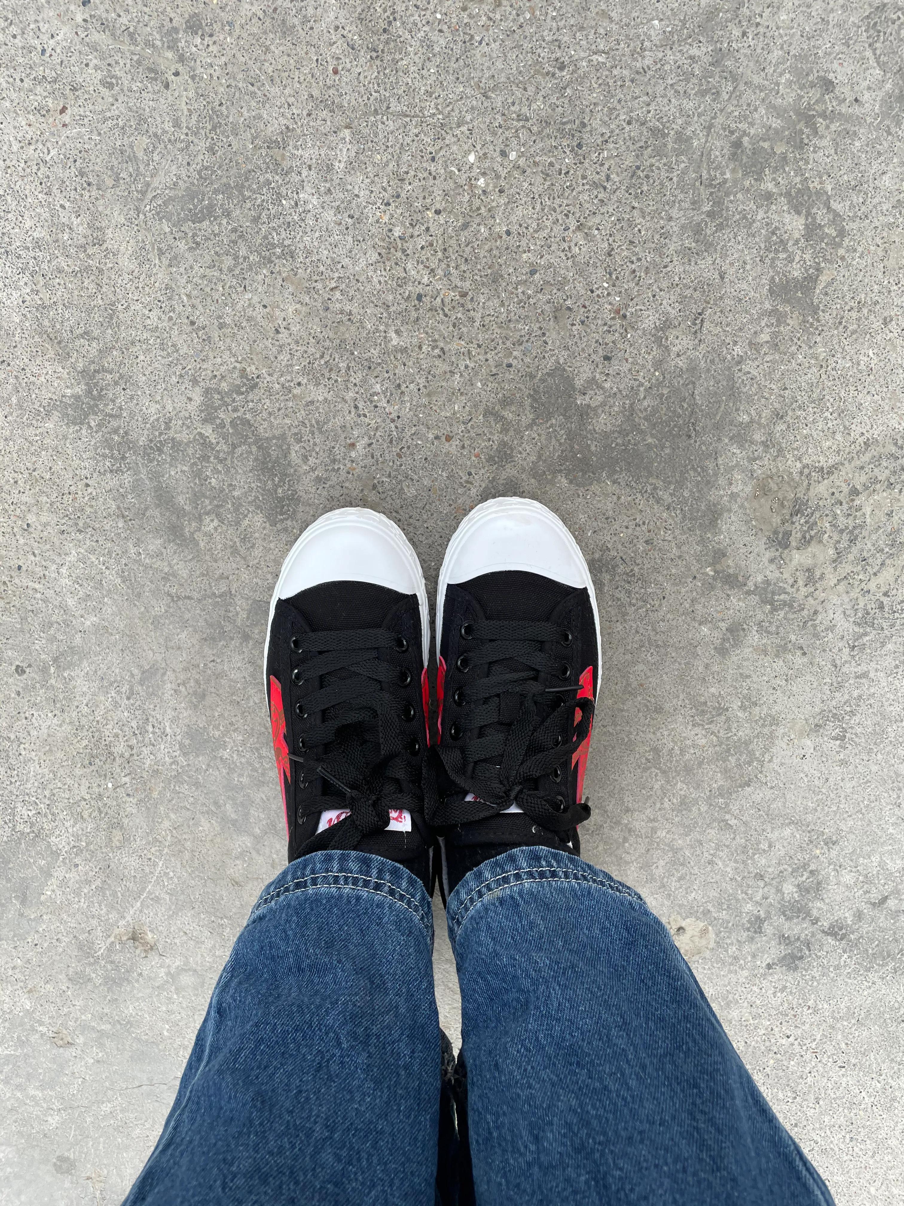 回力防水防滑男鞋特步,特步回力安踏哪个好