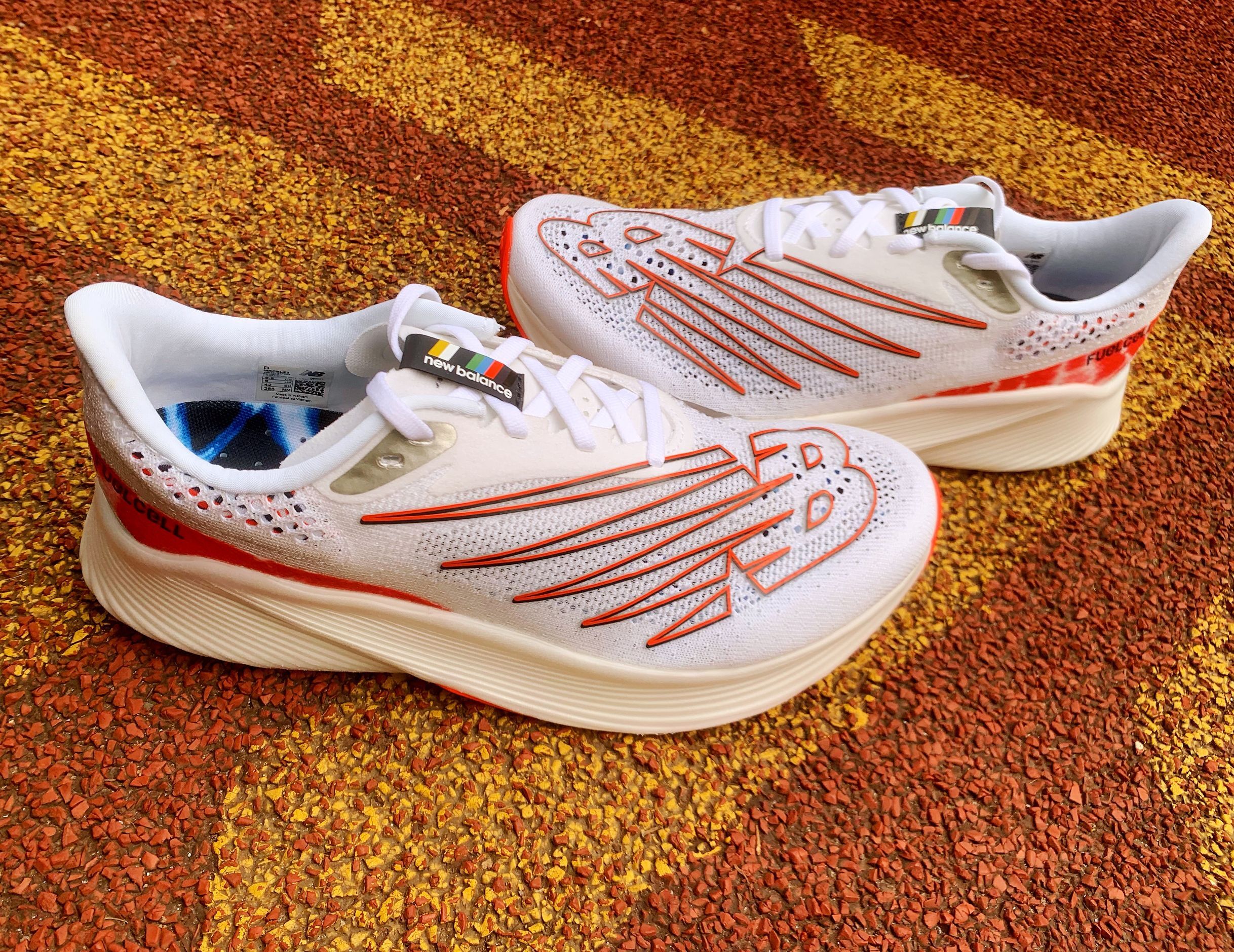 nbfuelcellrcelitev2跑鞋真实测评,nb高颜值复古跑鞋