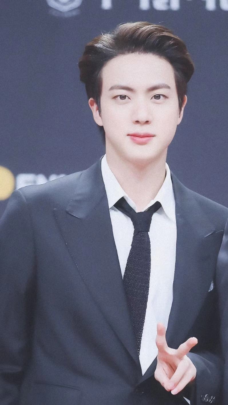 伯贤表演时防弹少年团台下反应,防弹少年团成员对金硕珍评价