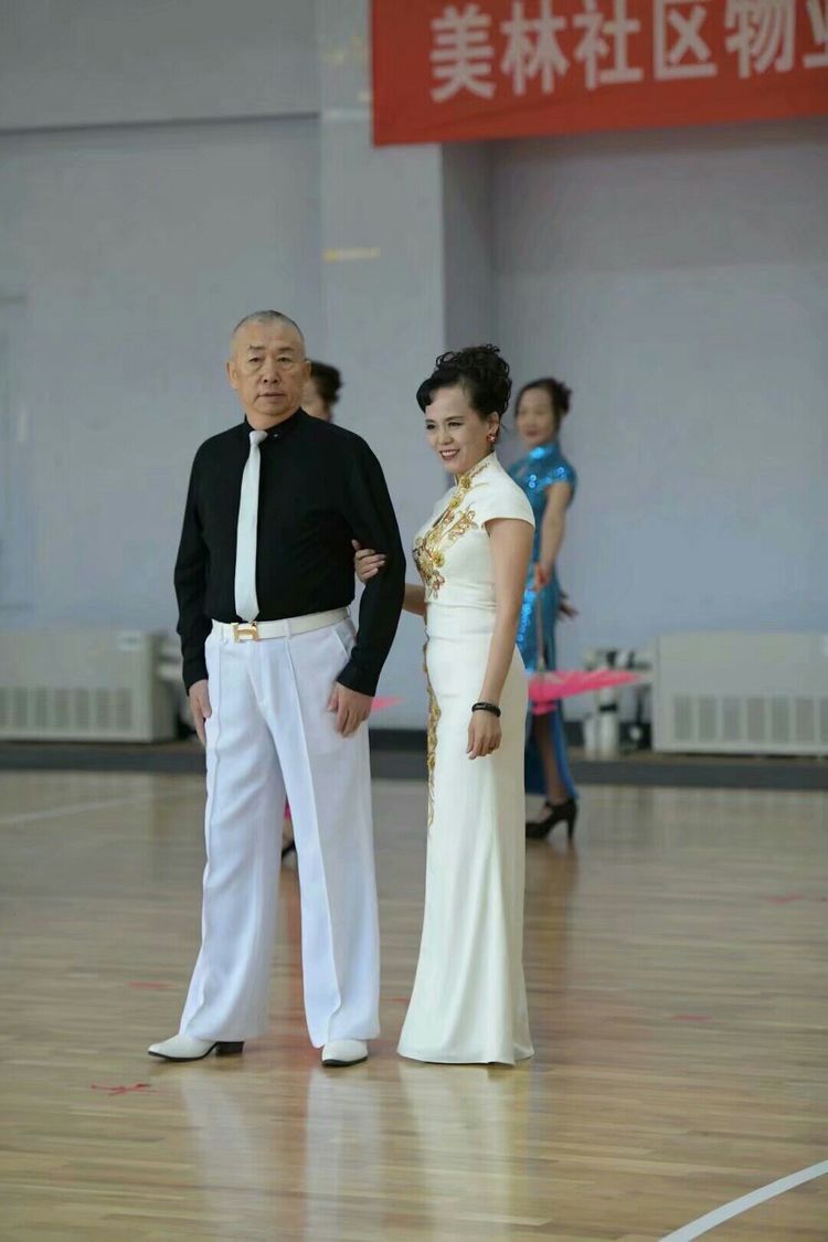 百合艺术团舞蹈视频,百合镇舞蹈队表演视频