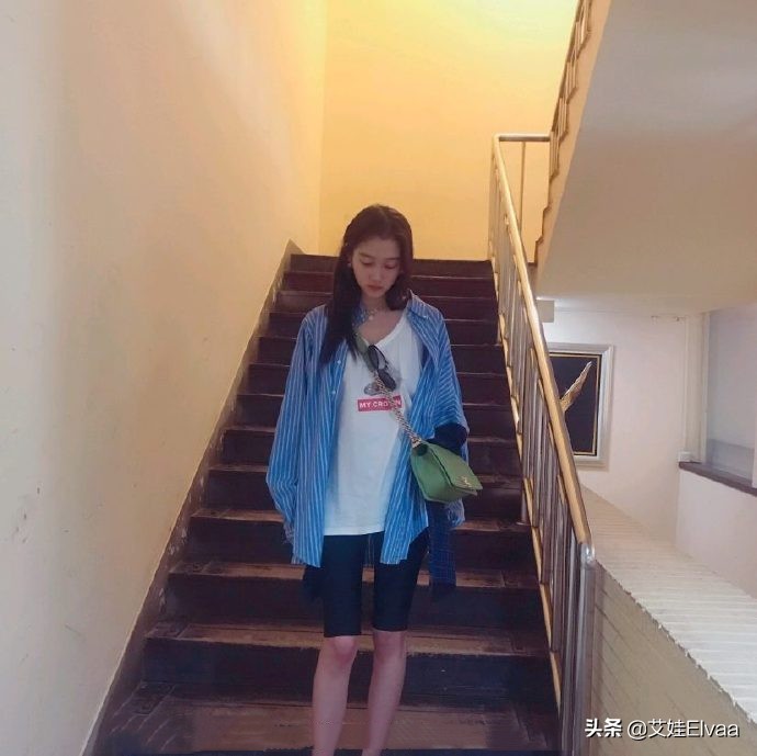 关晓彤穿搭无袖,关晓彤穿搭t恤