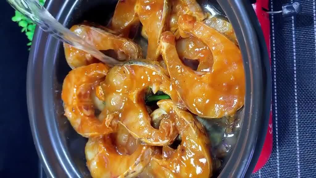 怎么炖鱼好吃又简单砂锅炖草鱼,砂锅草鱼汤怎么炖才能好喝