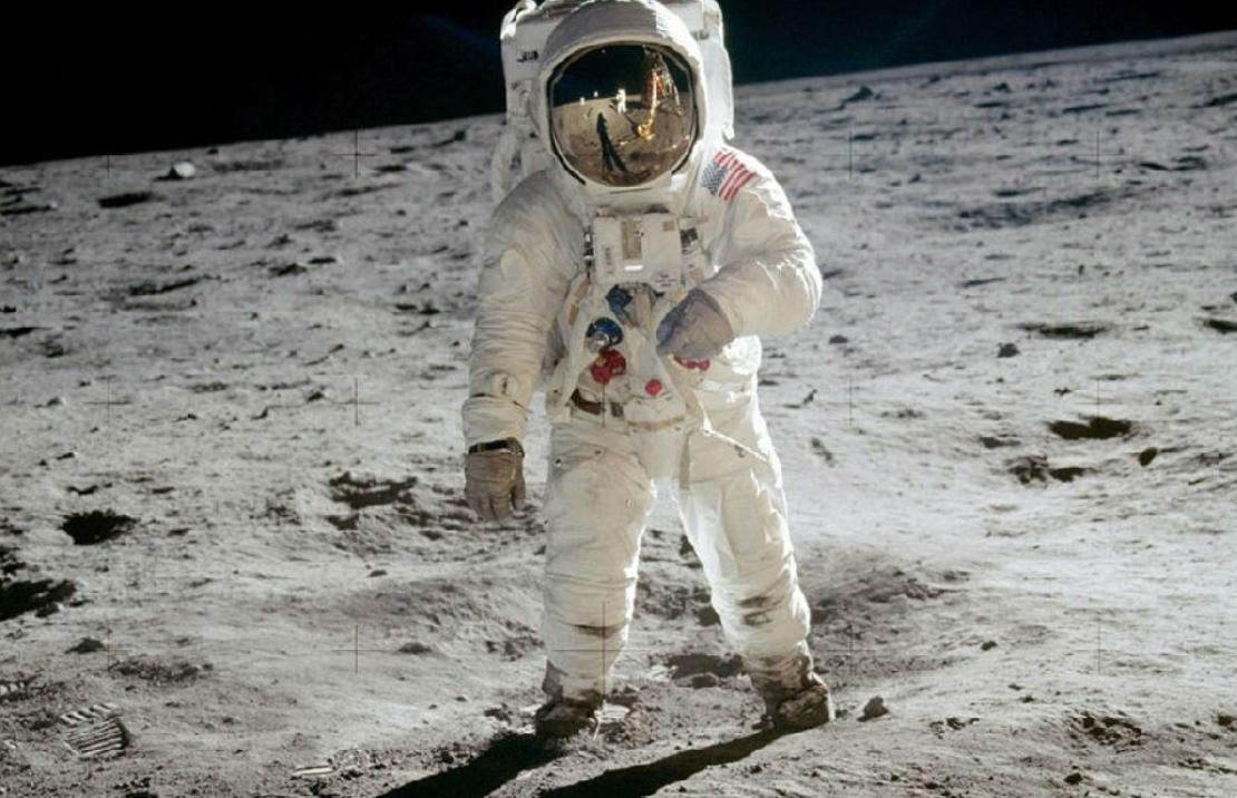 美国宇航员真的登过月球吗,美国宇航员到底登没登过月球