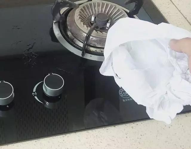 鞋盒千万别扔原来还有这个用处,鞋盒里的白布有什么用途