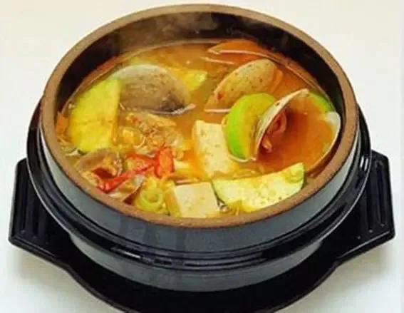 延吉旅游景点美食推荐,延吉市美食旅游攻略年糕火锅