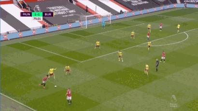 拉什福德过人名场面,拉什福德踢飞任意球过程