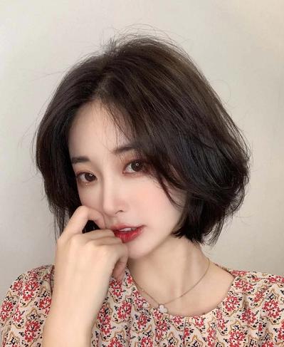 大脸方脸适合什么发型减龄洋气,大方脸适合什么发型减龄洋气长发