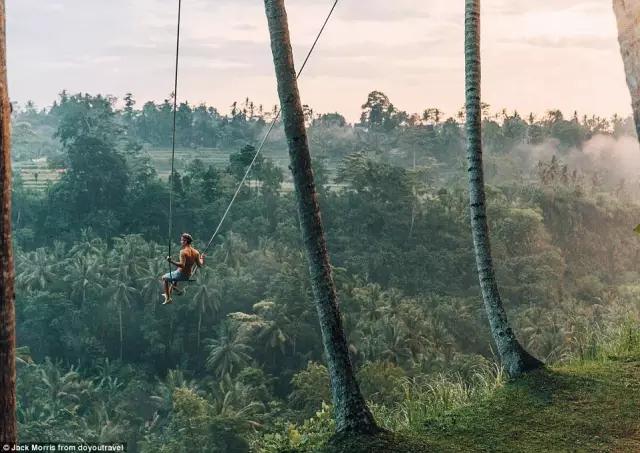 一个清洁工拍的照片一张卖6万,把美女娶回了家