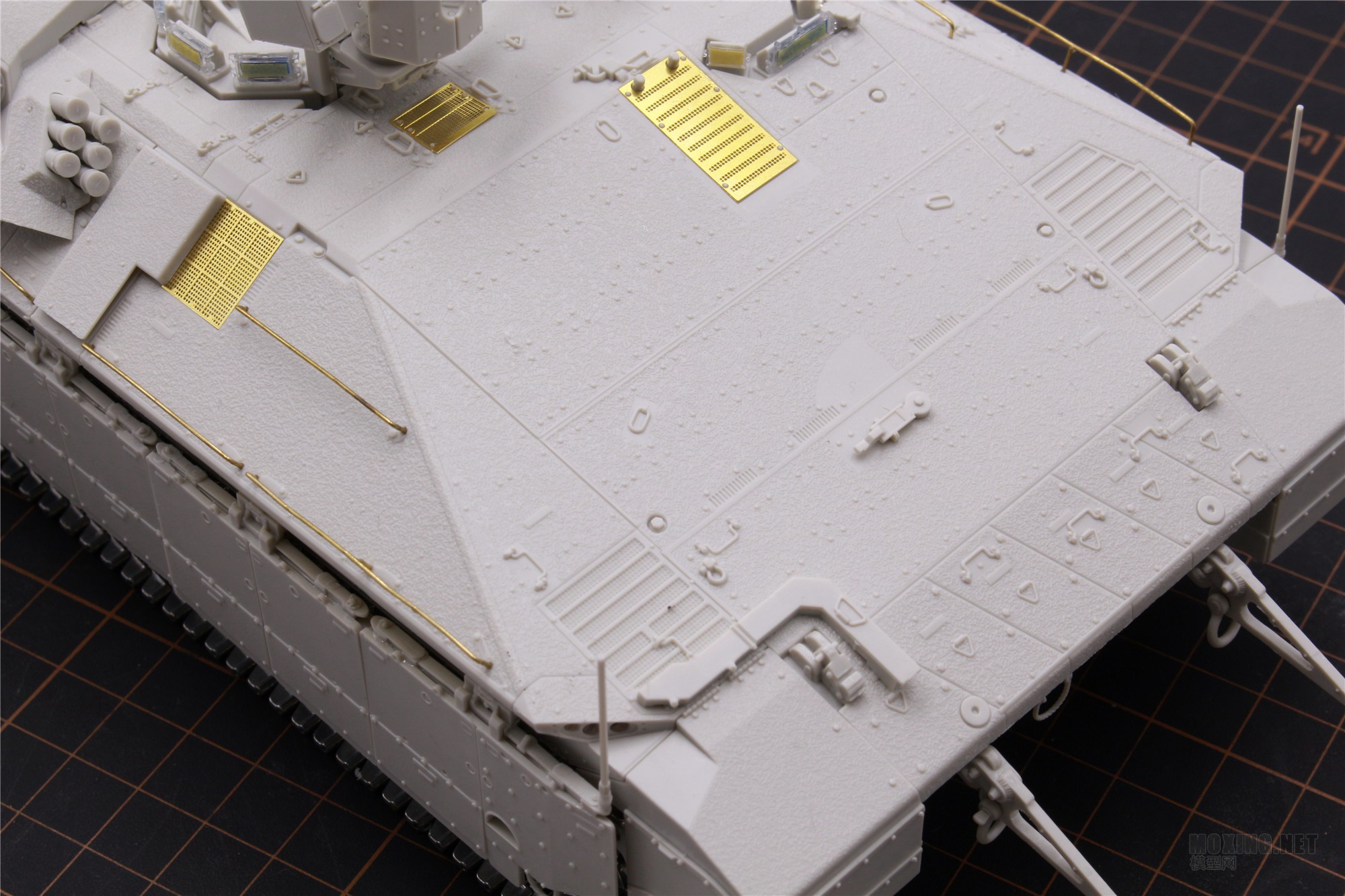 MENG,SS-018-1/35以色列“雌虎”重型装甲运输车-简介与开盒