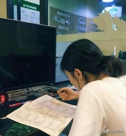 中国网吧vs印度网吧,中国网吧网速快吗