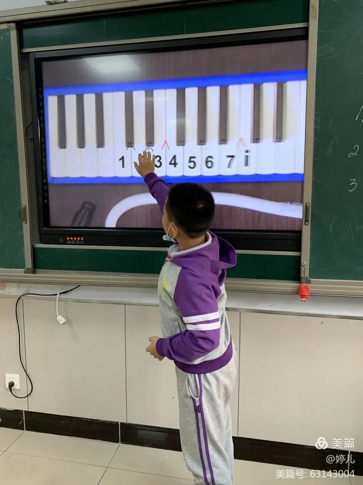 呼和浩特市新城区春蕾第一小学特色选修课之音乐“口风琴”课程