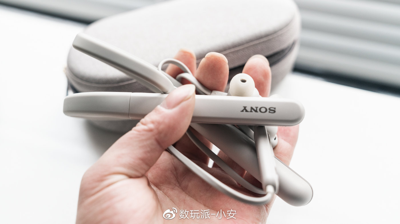 绱㈠凹闄嶅櫔鑰虫満1000xm2鍜屼笁浠ｇ殑瀵规瘮,绱㈠凹鑰虫満wi1000xm2璇勬祴