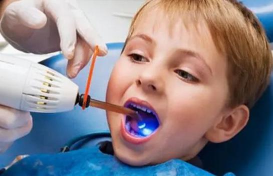 孩子脱落的下乳牙应该怎么处理,小孩乳牙掉下来怎么处理