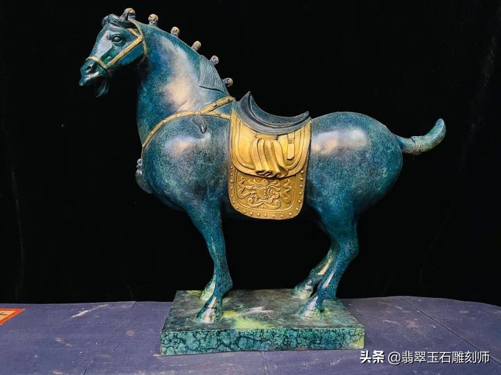 结婚三金选择黄金还是彩金,结婚金首饰怎么挑选