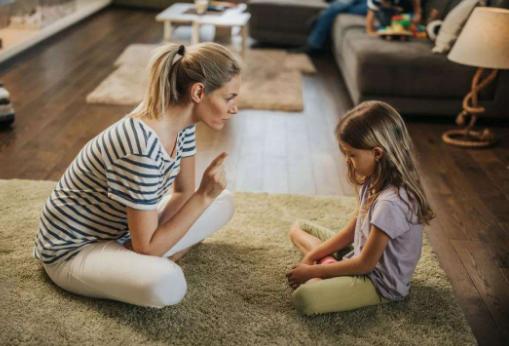 当发现孩子偷拿了别人的东西,当发现孩子偷别人东西时如何教育