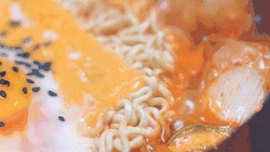 怎样把吃泡面吃出一种高级感,吃泡面最好吃的一种方法