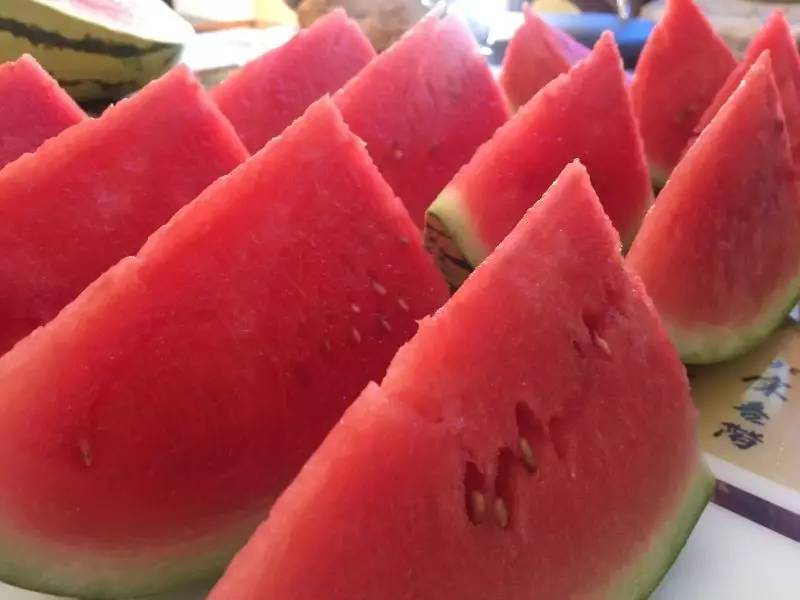 宁夏沙瓤瓜怎么挑,宁夏的灵武长枣和硒砂瓜哪个出名