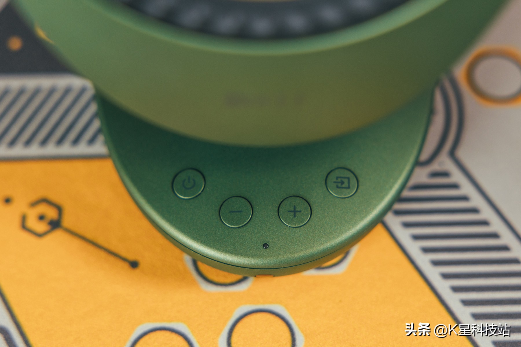 花2K为工作室准备了造型奇特的蛋，KEFEGGDUO有源桌面音箱值吗？