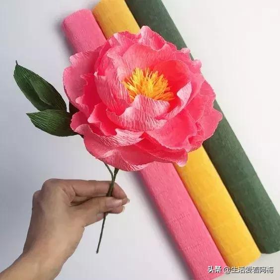 皱纹纸花朵手工艺术,纸艺玫瑰花的制作方法皱纹纸