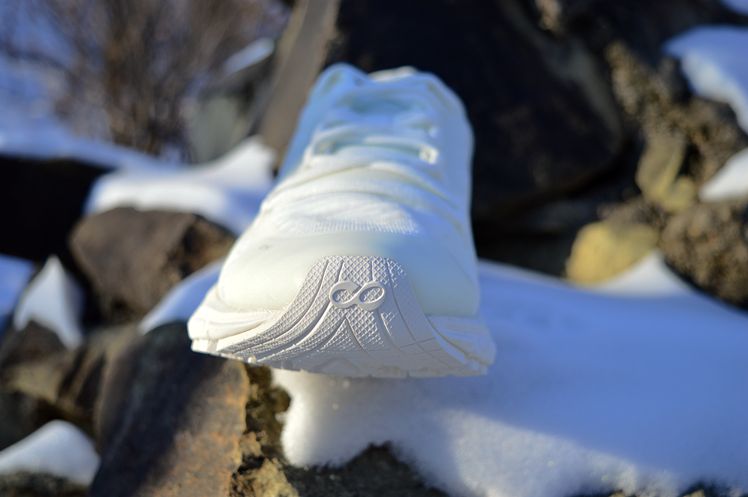 咕咚10k跑鞋和多威跑鞋哪个好,咕咚跑鞋10k和21k有什么区别