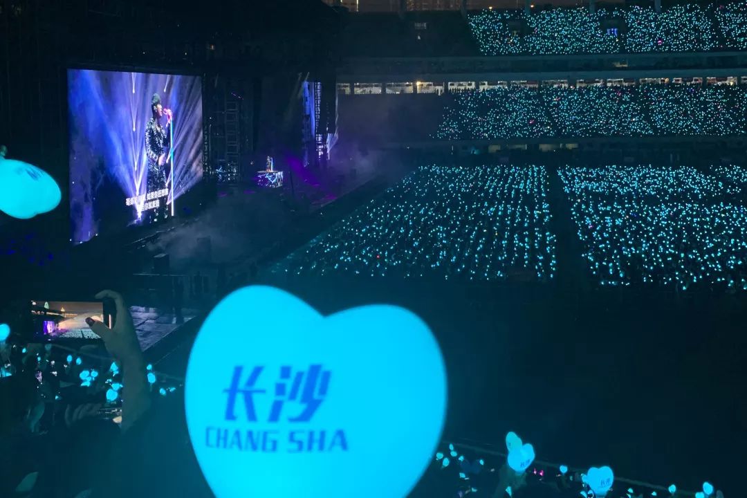 一座长沙城半部近代史,贺龙体育馆长沙演出