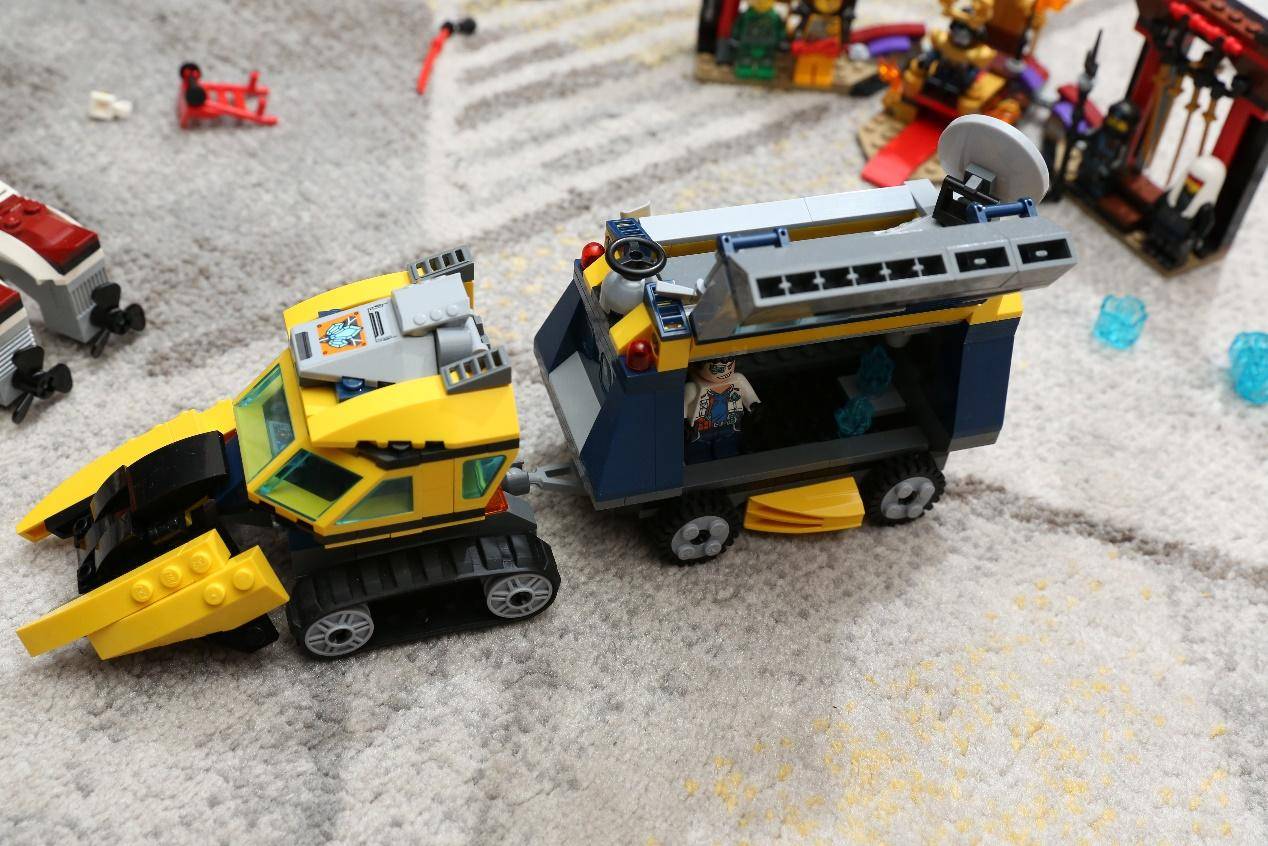 乐高新手拼搭700多颗粒的积木,乐高大块积木拼搭