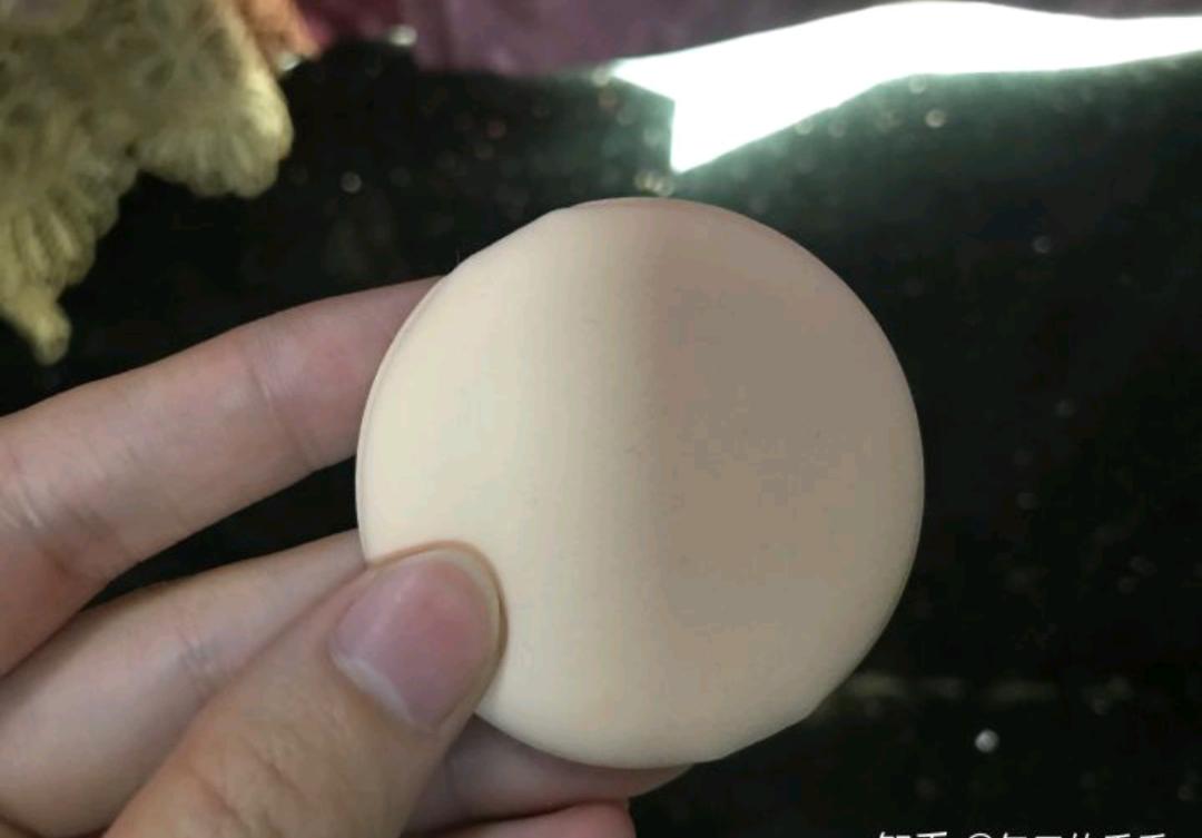 粉底液怎么化出清透的底妆,如何化出干净透亮的底妆