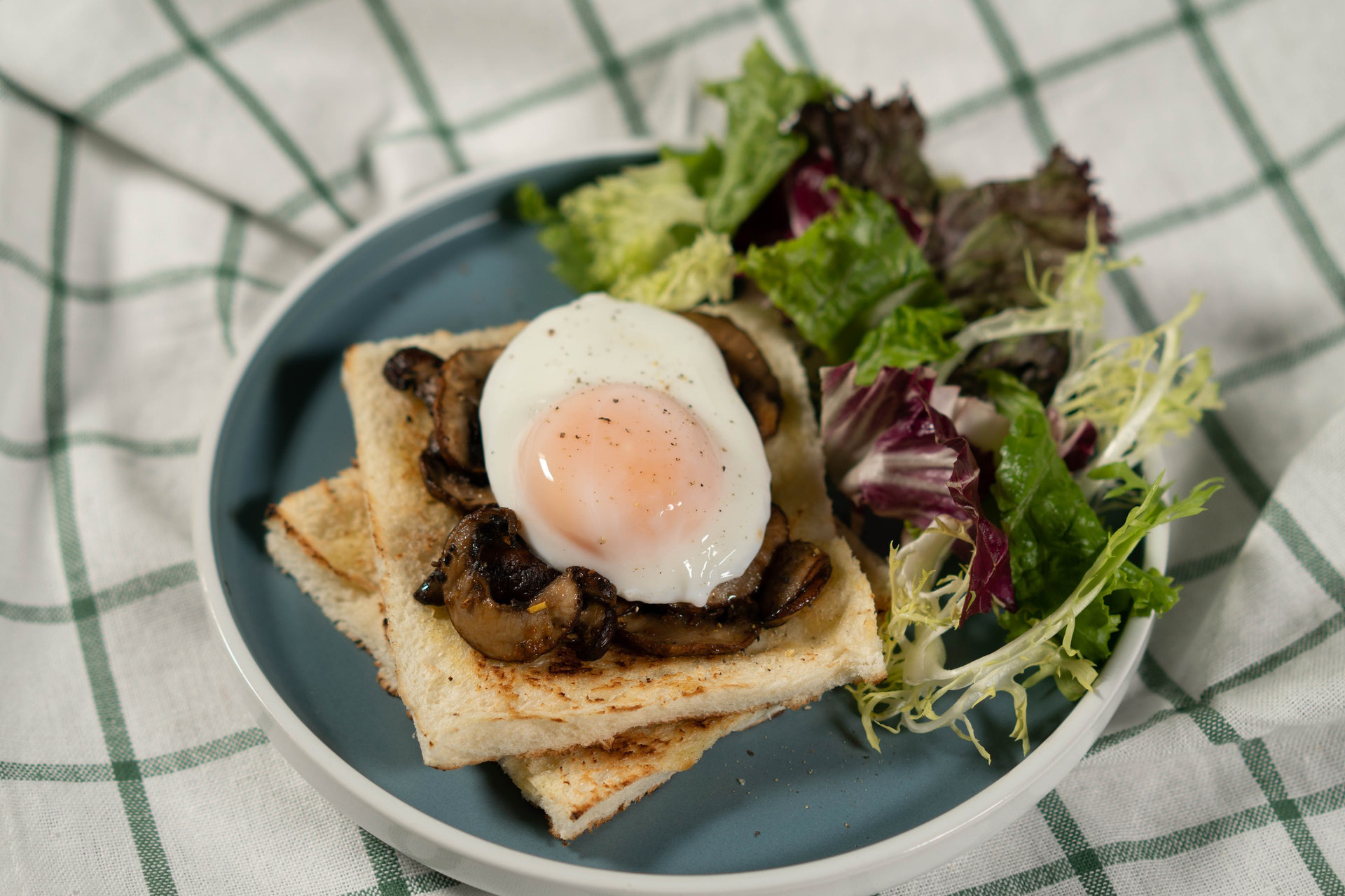 水波蛋｜微波炉水波蛋流心滑溜溜，45秒完成不爆炸关键是这样做