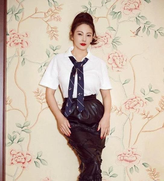 夏季最in度假风穿搭简单又时髦,夏威夷风穿搭