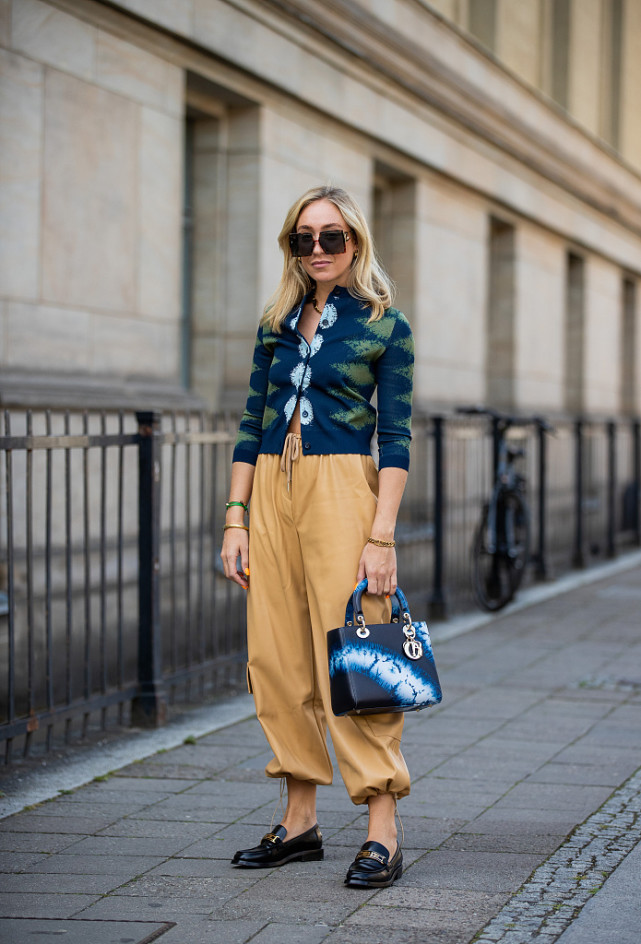 春秋款白色裤装工装裤,工装裤百搭工作裤装女