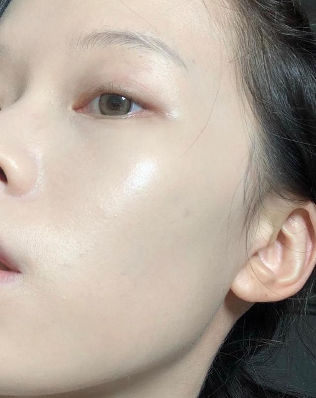 粉底上脸怎么服帖,粉底怎么上不破坏遮瑕