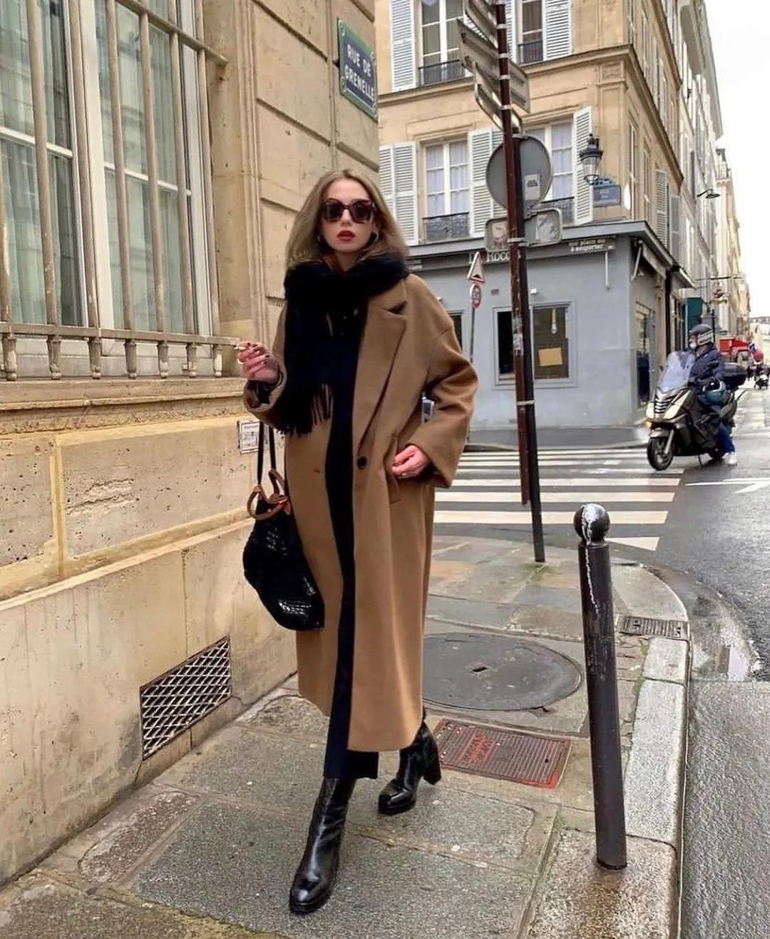 驼色大衣怎么搭配好看高级感,驼色大衣怎么搭配高端大气