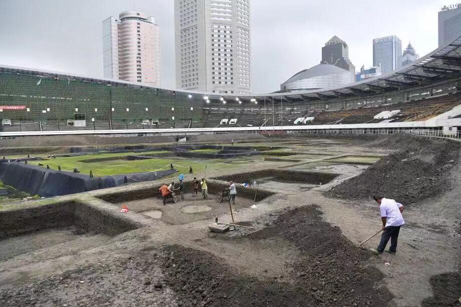 除了全兴队和演唱会,成都市体育中心还有四川人的绝版青春