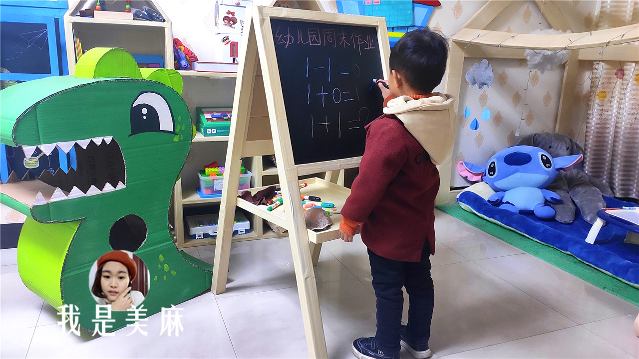 爸爸用废纸箱做的玩具,爸爸用废纸箱做汽车玩具