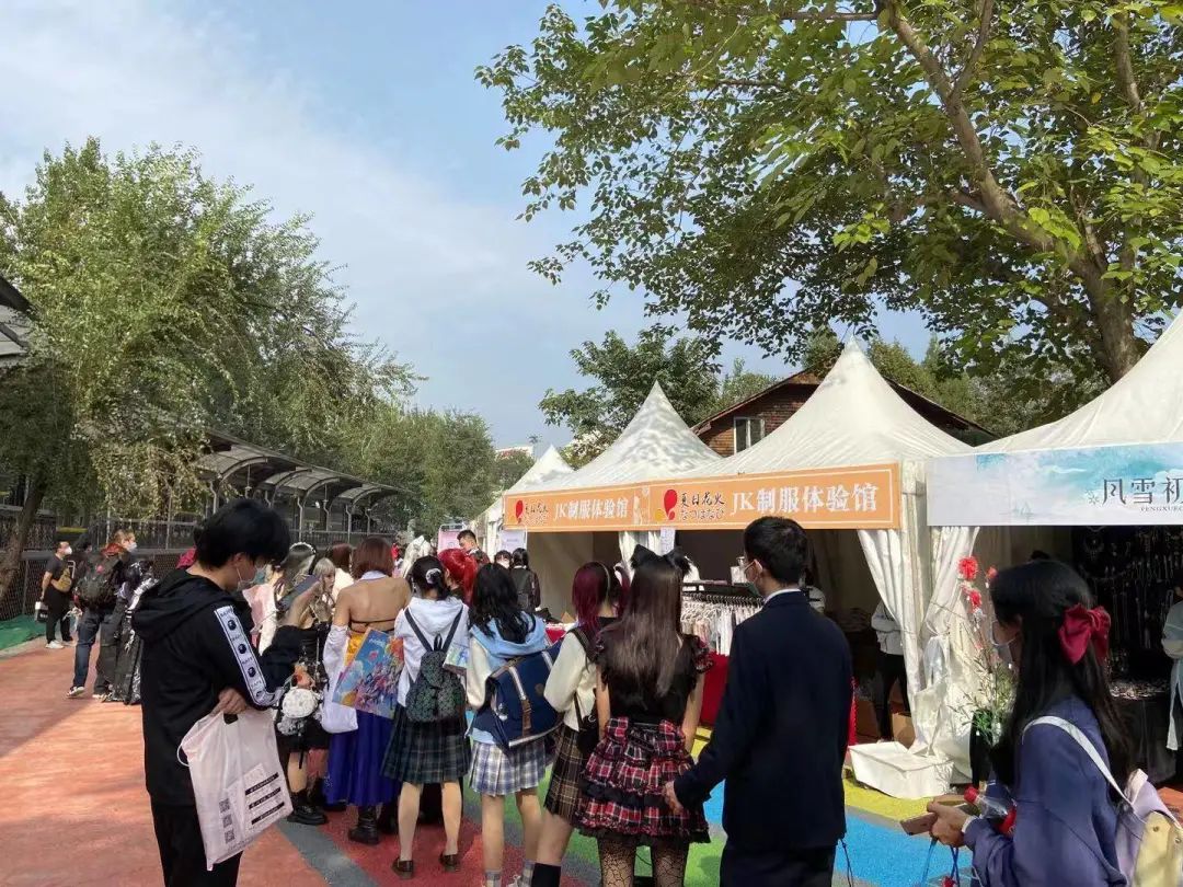 开一家jk制服实体店流程,开一家jk制服店赚钱吗