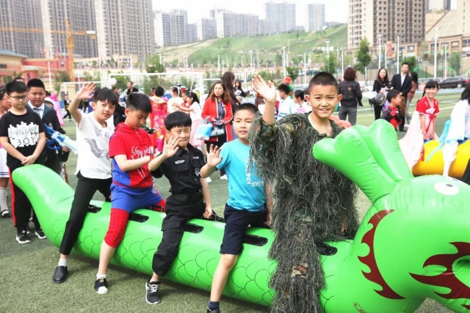 与你童乐优惠团购,兰州碧桂园学校国庆演出