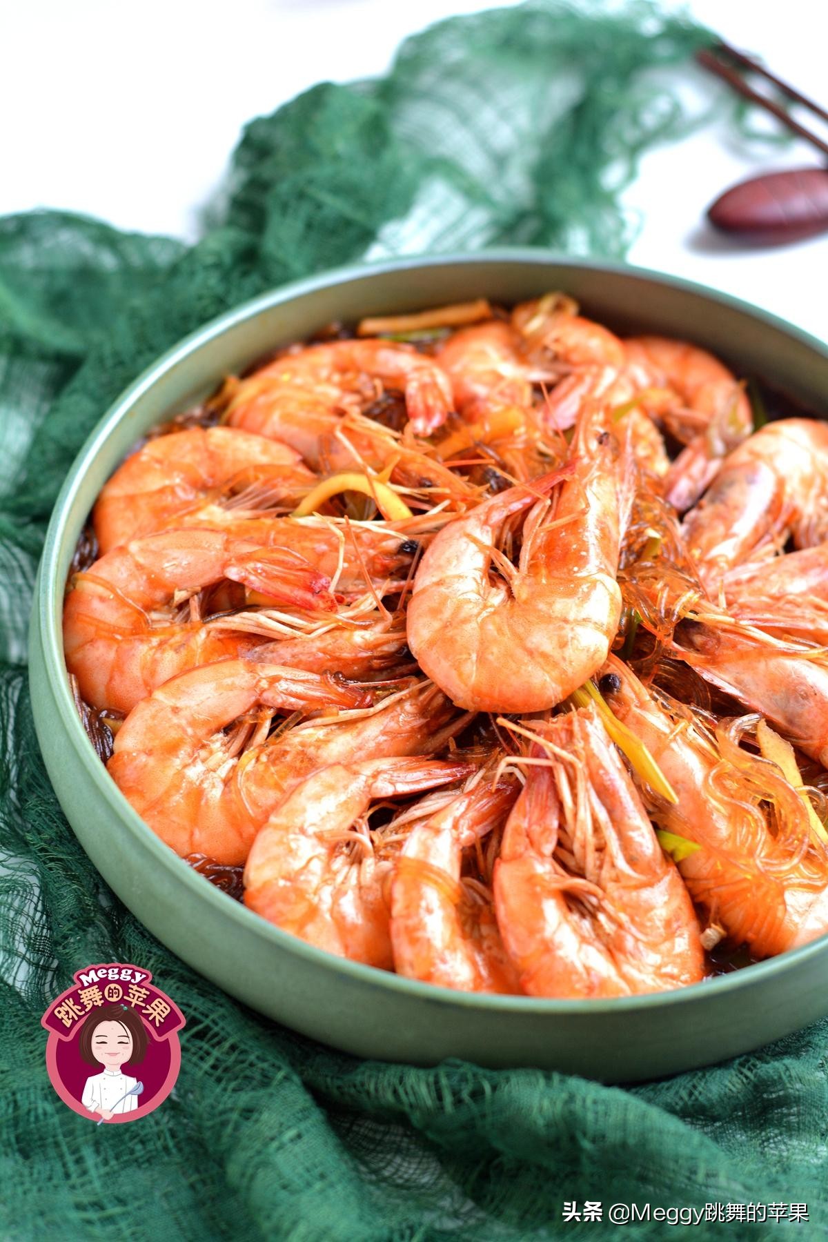 过年餐桌必备的三道年夜菜做法,春节年夜饭必做的10道菜硬菜