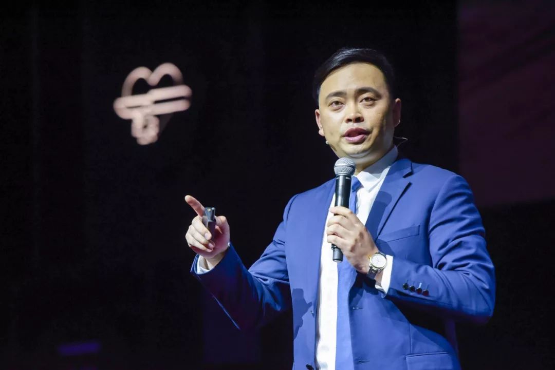 一个动作三分钟治腰椎颈椎,不花一分钱轻松治好颈椎腰椎