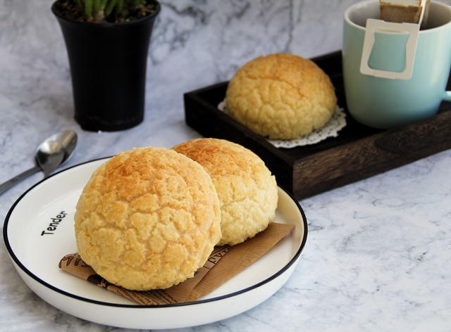 椰油菠萝包怎么种,自然裂菠萝包酥皮的做法