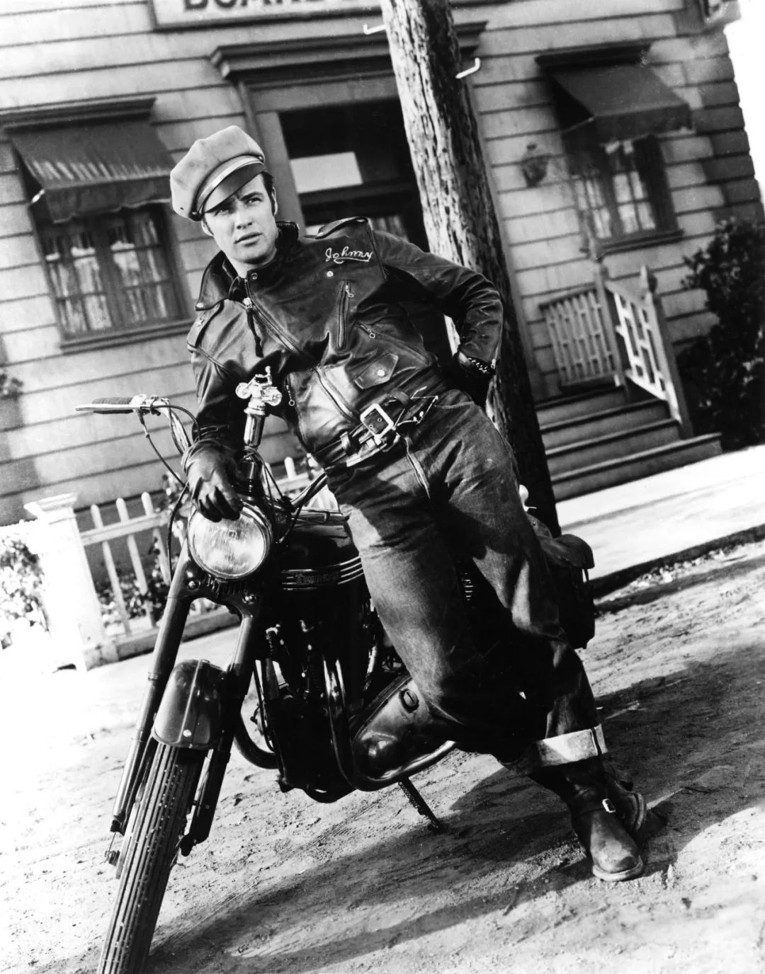 不撸铁可以练出肌肉吗,不撸铁能锻炼出翘臀吗