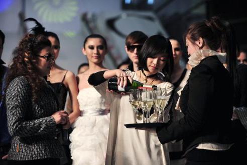 内向性格的人心理学,心理学一个人很自信