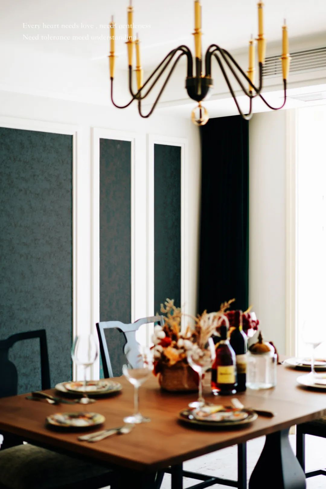 墨绿和酒红色搭配效果,墨绿色和红色搭配极简风