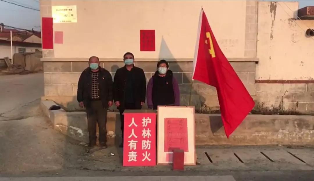 抗击疫情中的优秀共产党员,致敬忙碌在疫情防控一线的老党员