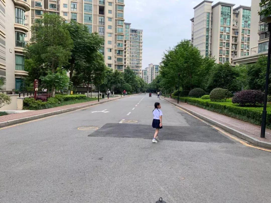 我叫雅居乐花园，我只想做个安安静静的*男美**子