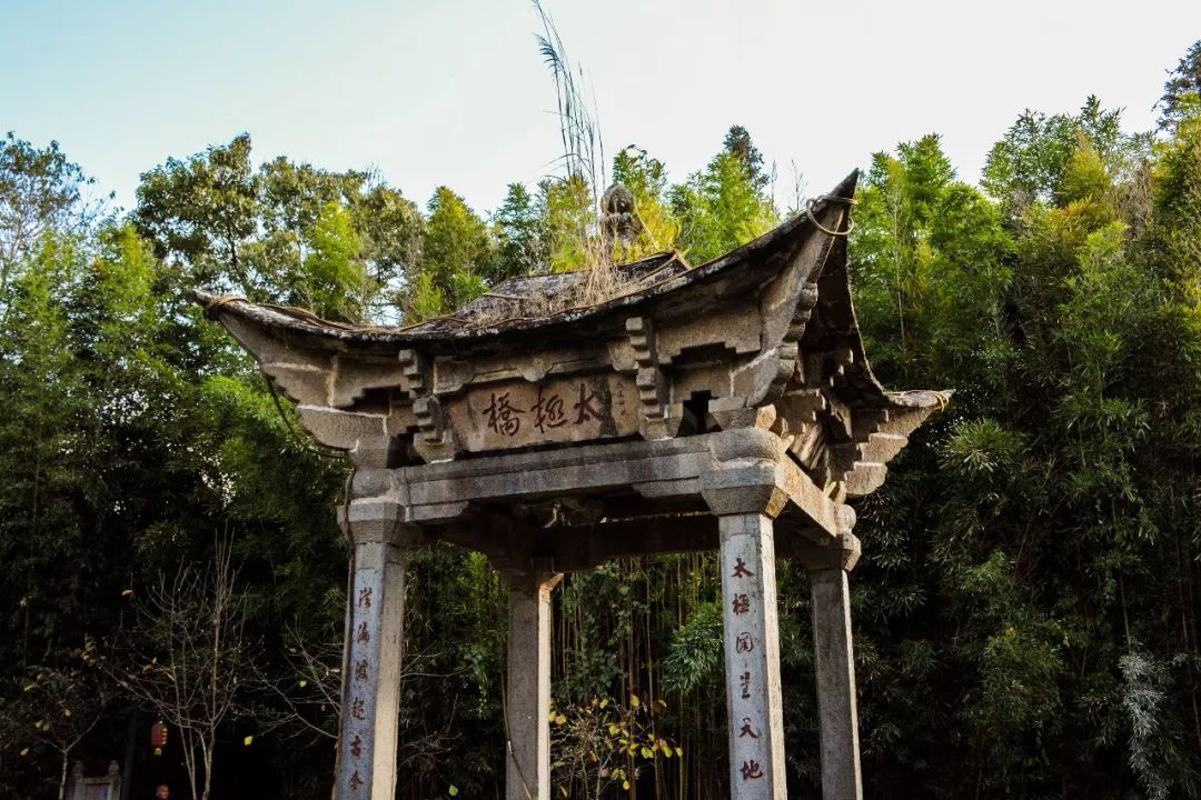 龙洞瀑布景观,龙洞瀑布在哪里啊