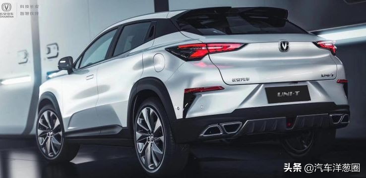 宝马发布全新车标,宝马蓝天白云标改黑白标