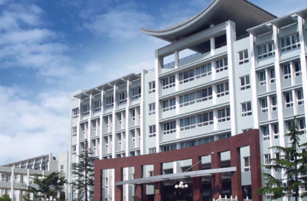 这所大学改名后“很尴尬”，提升了档次，却成了学生之间的笑谈