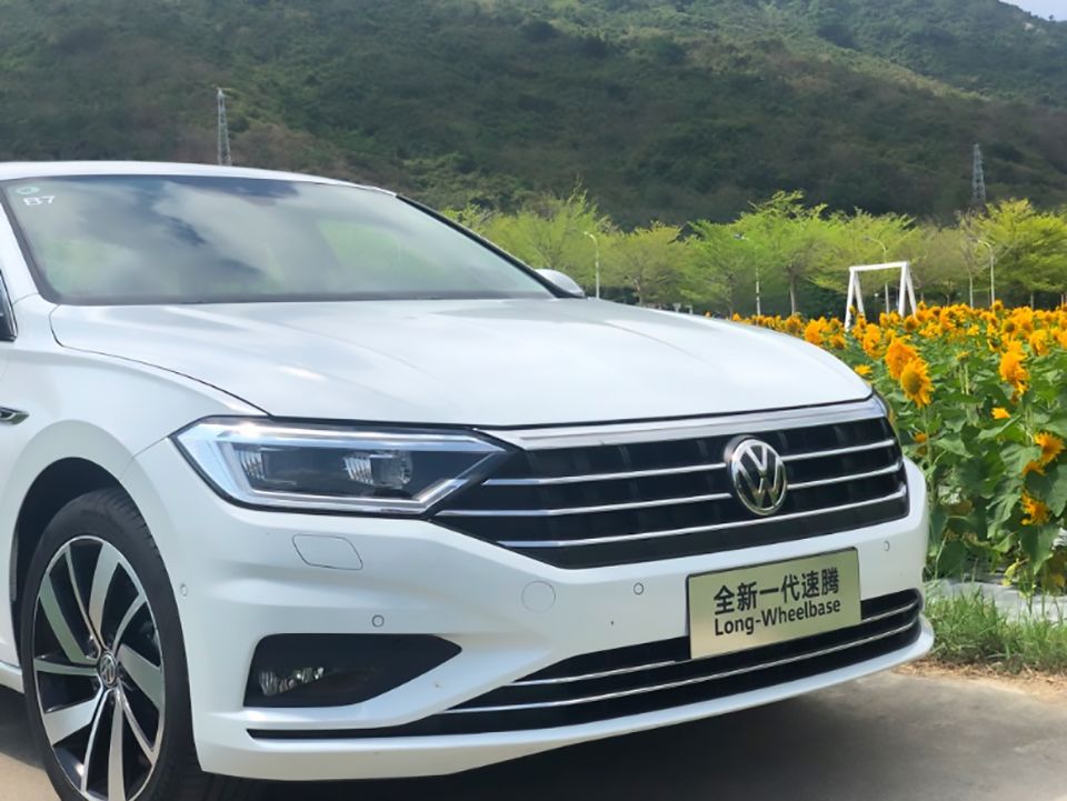 速腾空间逆天,大众速腾1.5t超越版车内空间