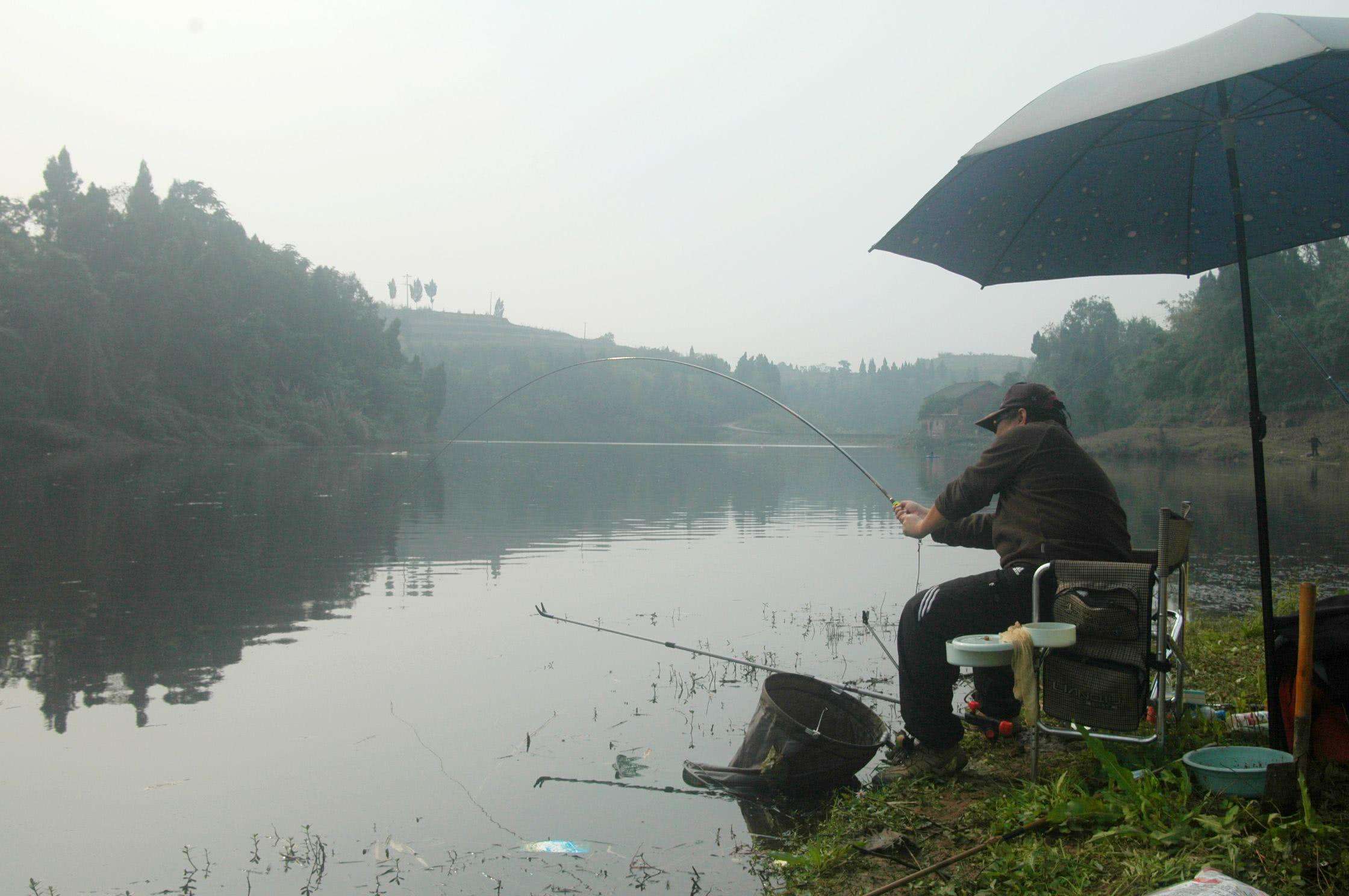 为啥钓鱼总是脱钩或者断线,钓鱼断线的原因分析及预防