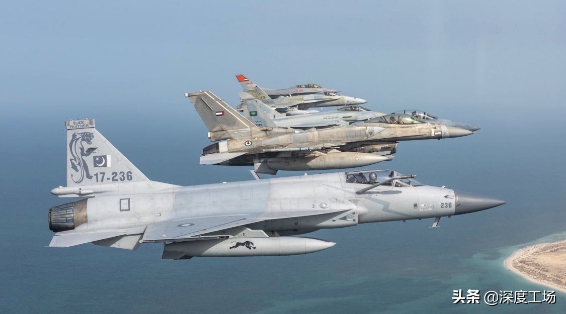 巴基斯坦评歼10c战斗机,巴铁飞行员评论歼10c